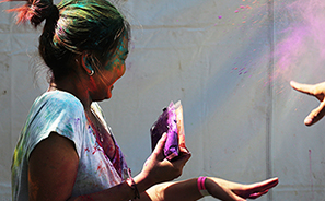 Holli Festival of Colour :  Photos : Richard Moore : Photographer